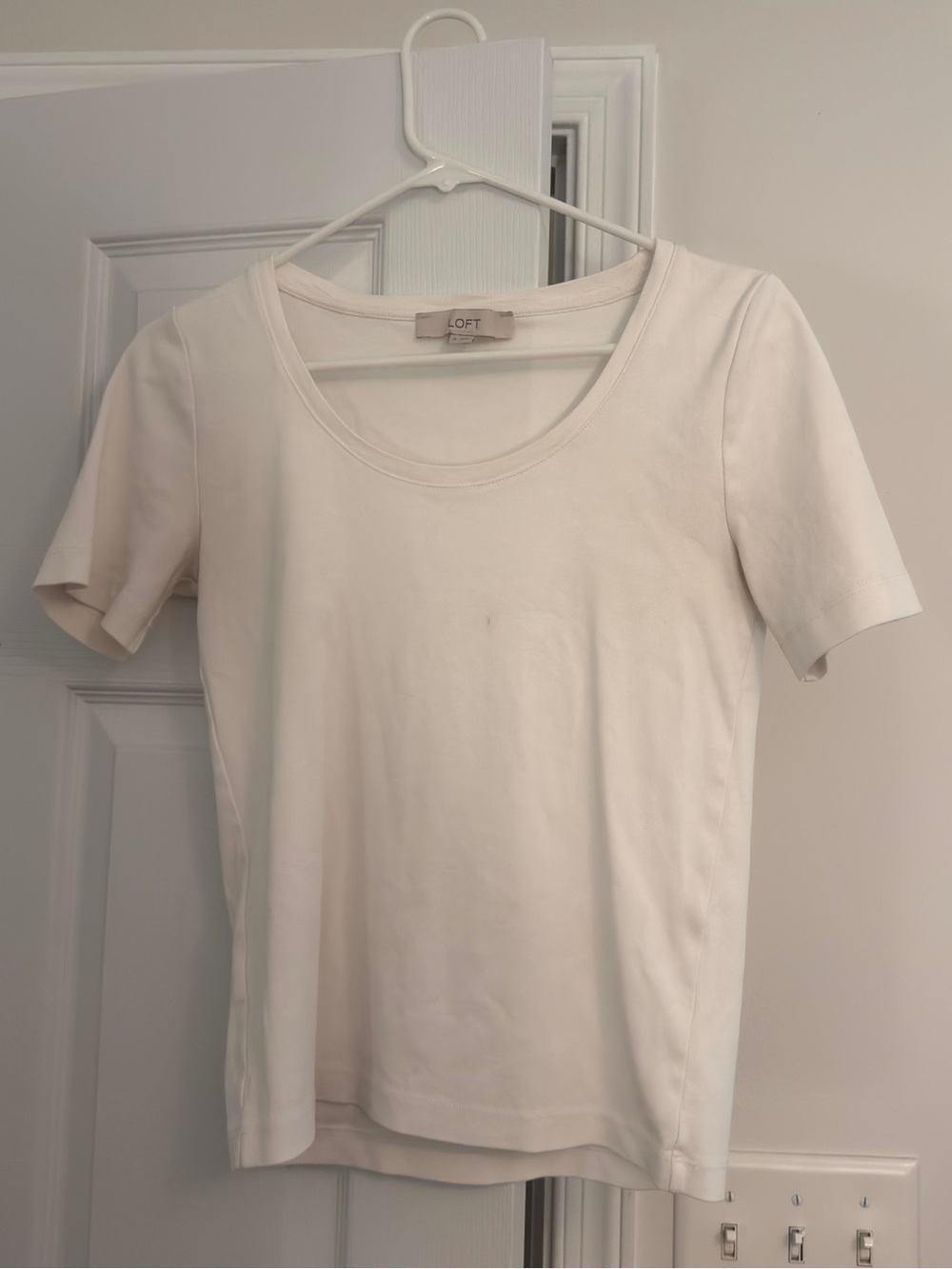 LOFT Cream Scoop Neck Short Sleeve Tee